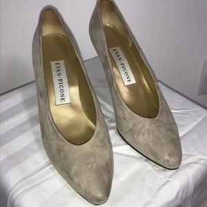 Evan*Picone Taupe Suede Leather Pumps 3” 9M